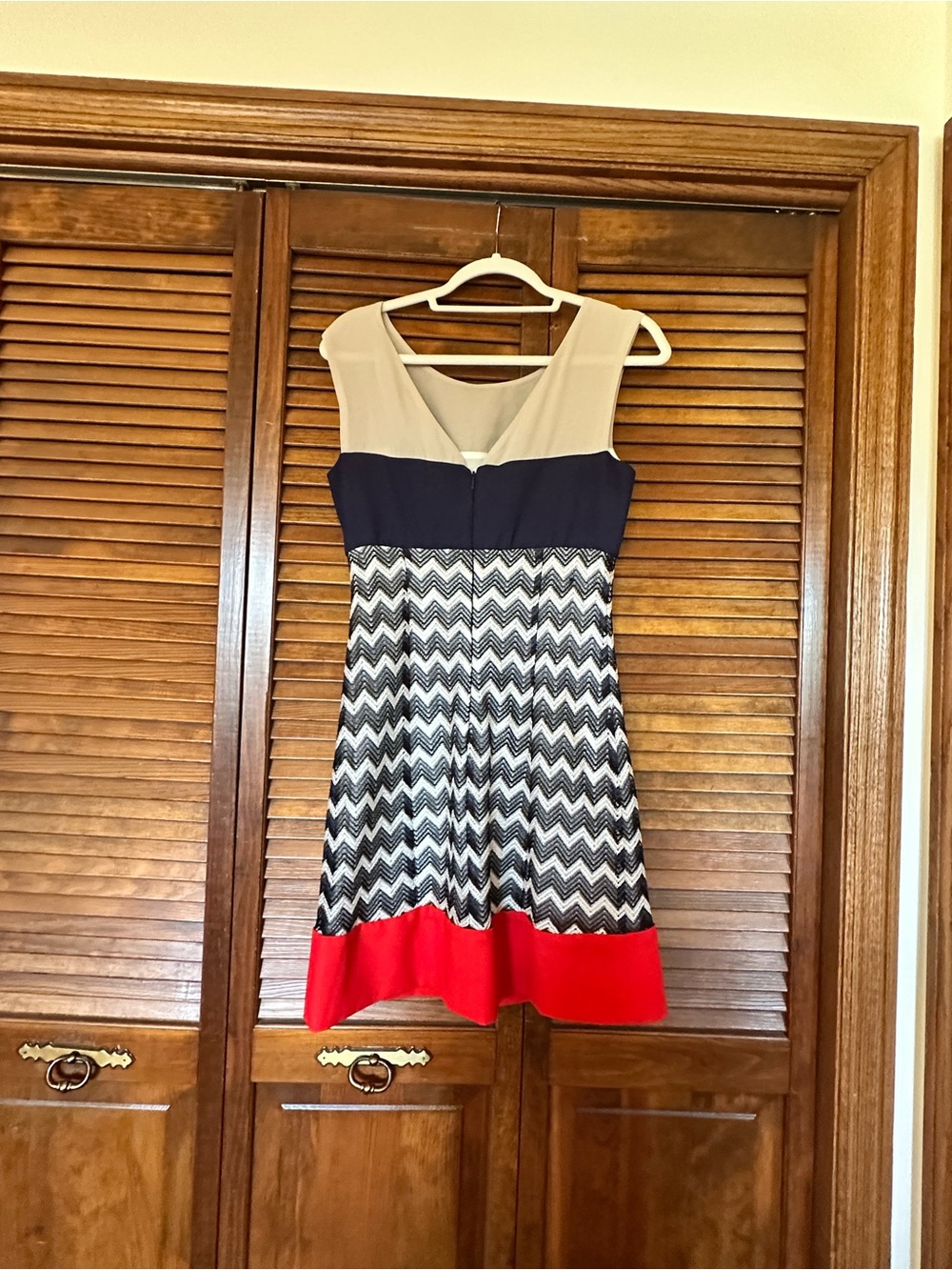 BNWOT Max and Cleo Ava Colorblock Chevron Dress size 8 - Picture 8 of 14